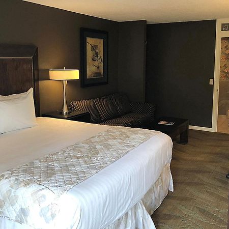 Cascades Inn Блумингтън Екстериор снимка