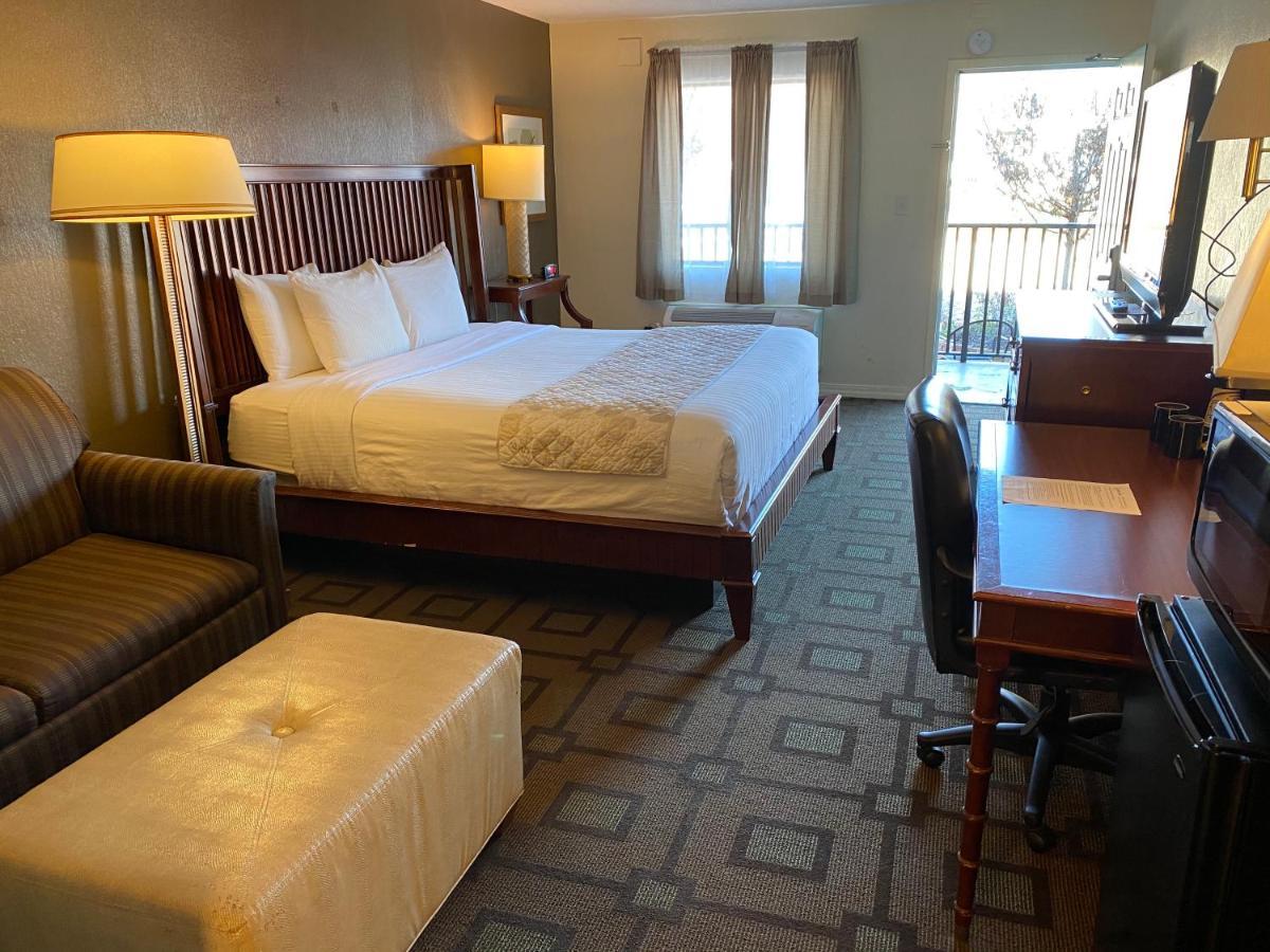 Cascades Inn Блумингтън Екстериор снимка