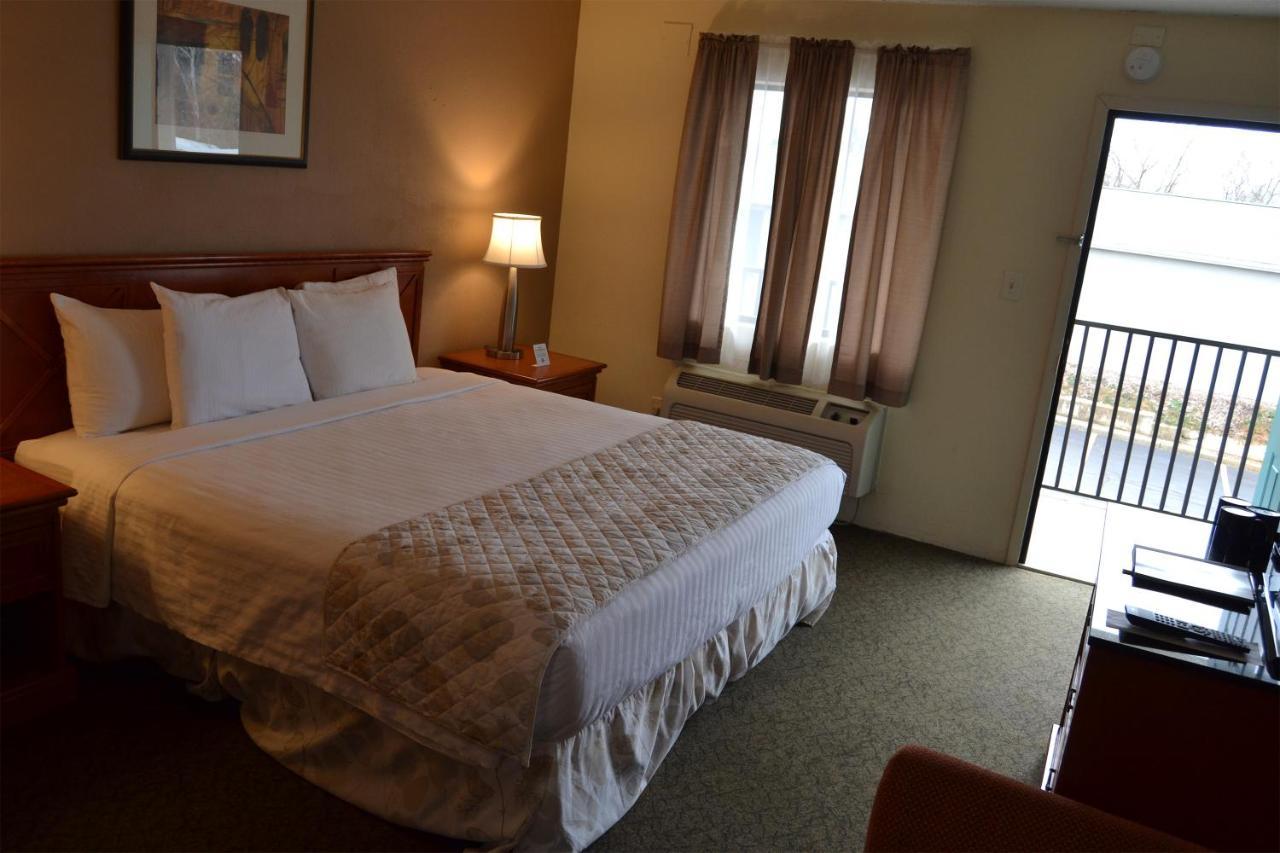 Cascades Inn Блумингтън Екстериор снимка